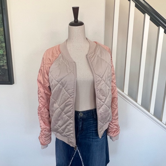 Jackets & Blazers - Honey Punch reservable satin bomber jacket. Embroidered/quilted medium